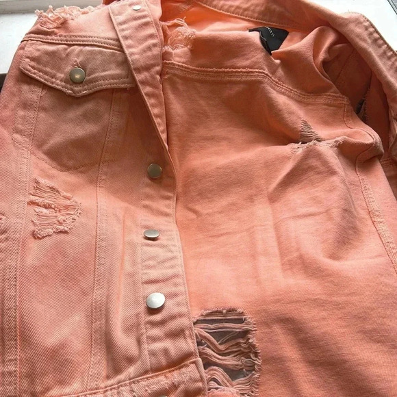 Purposely Distressed Forever 21 Peach Colored Jean Jacket Women's Size small - Picture 8 of 8